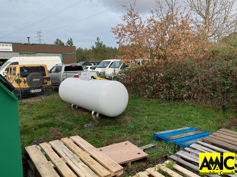 Local d'activités - 158 m²