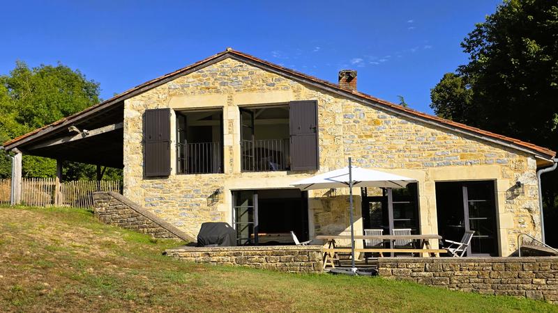 Maison - 426 m² - 15 pièces
