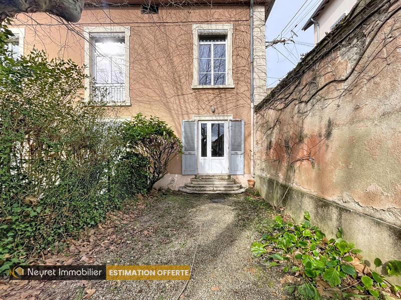 Appartement - 150 m² - 6 pièces