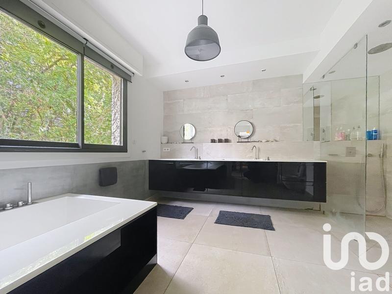 Maison - 197 m² - 9 pièces