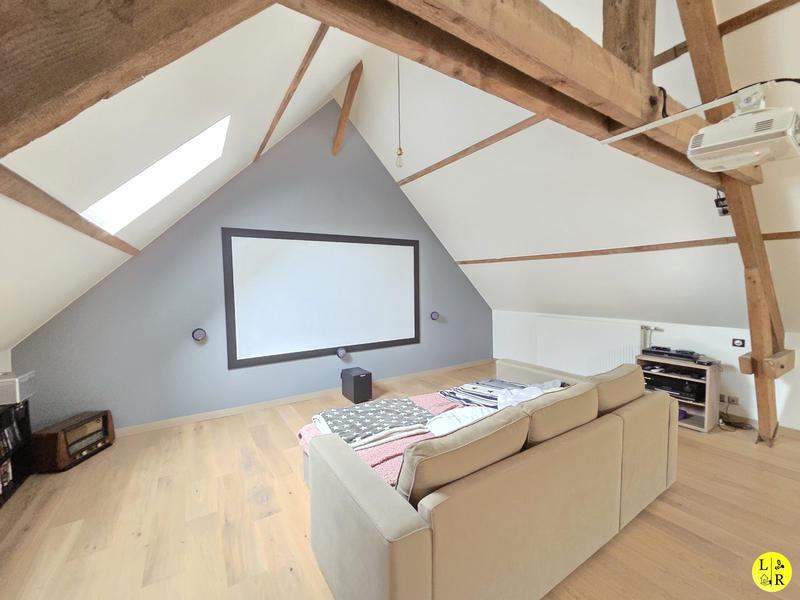 Maison - 327 m² - 10 pièces