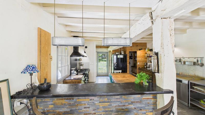 Maison - 230 m² - 7 pièces