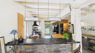 Maison - 230 m² - 7 pièces