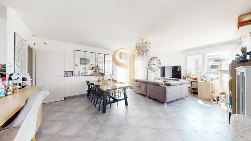 Appartement - 94 m² - 5 pièces