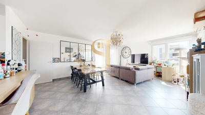 Appartement - 94 m² - 5 pièces