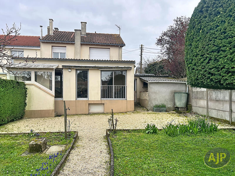 Maison - 150 m² - 7 pièces