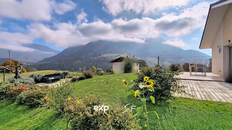 Maison - 94 m² - 4 pièces