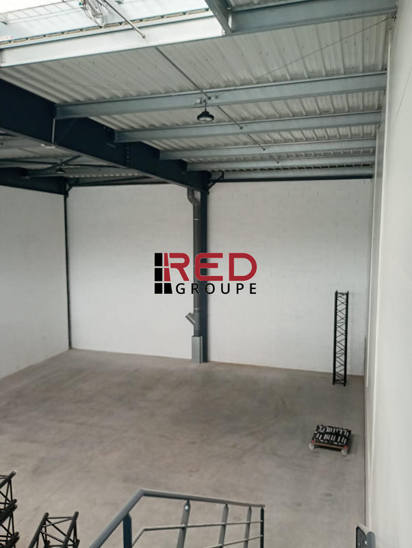Entrepôt - 348 m²