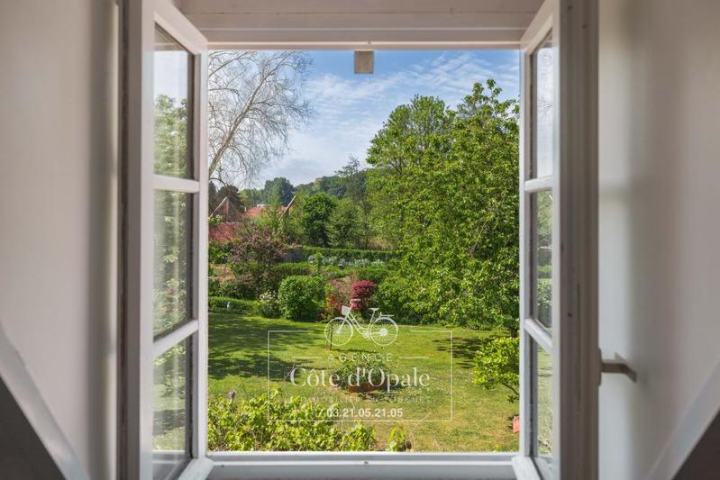 Propriété - 234 m² - 9 pièces