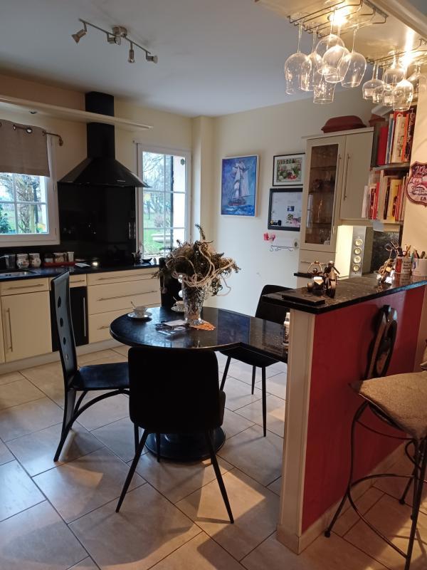 Propriété - 240 m² - 7 pièces