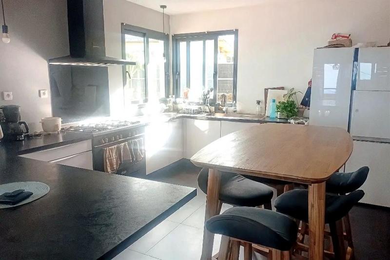 Immeuble - 277 m² - 11 pièces