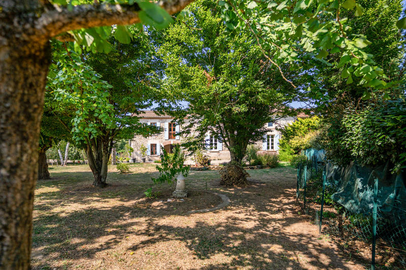 Maison - 313 m² - 8 pièces