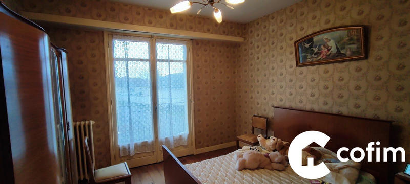 Maison - 242 m² - 9 pièces