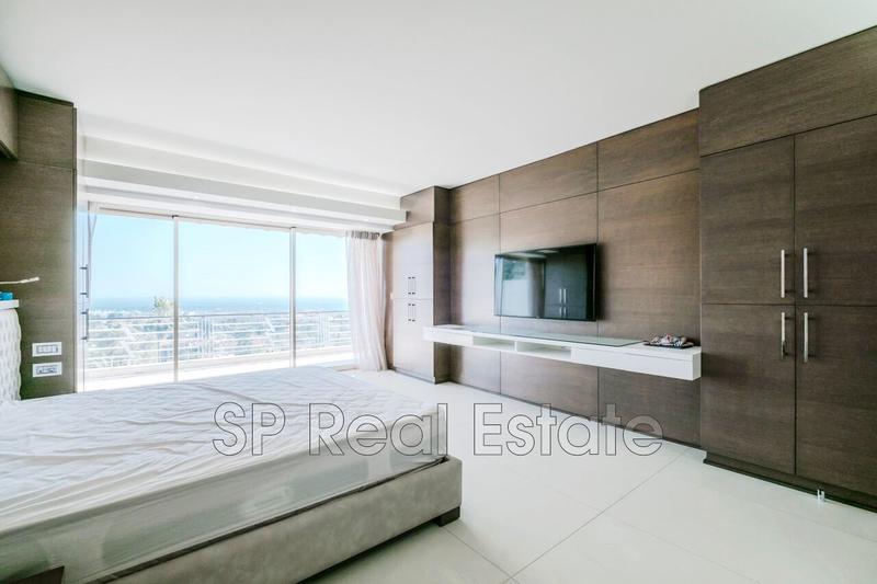 Appartement - 200 m² - 4 pièces