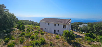 Maison - 240 m² - 7 pièces