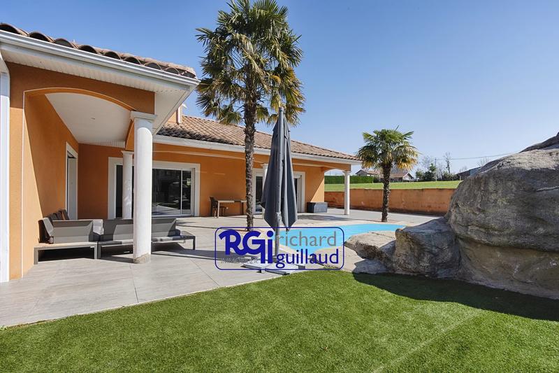 Maison - 180 m² - 6 pièces