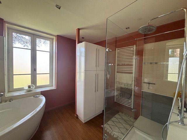 Villa - 222 m² - 7 pièces