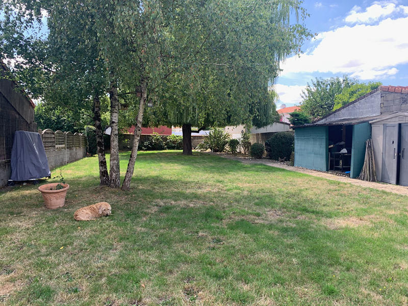 Maison - 225 m² - 10 pièces