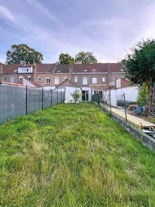 Maison - 95 m² - 5 pièces