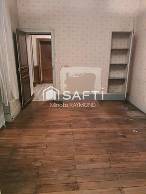 Maison - 200 m² - 13 pièces