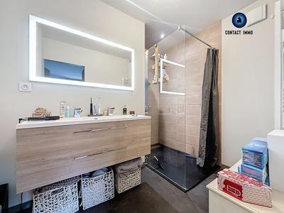 Maison - 93 m² - 5 pièces