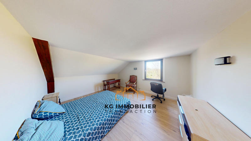 Maison - 370 m² - 15 pièces