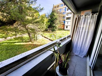 Appartement - 85 m² - 5 pièces