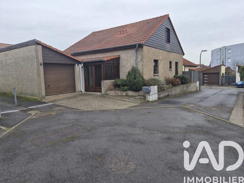 Maison - 95 m² - 5 pièces