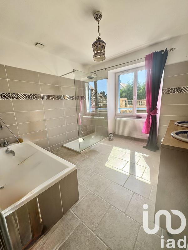 Maison - 153 m² - 7 pièces