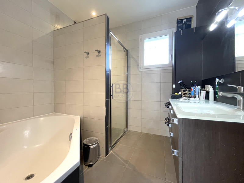 Villa - 90 m² - 4 pièces