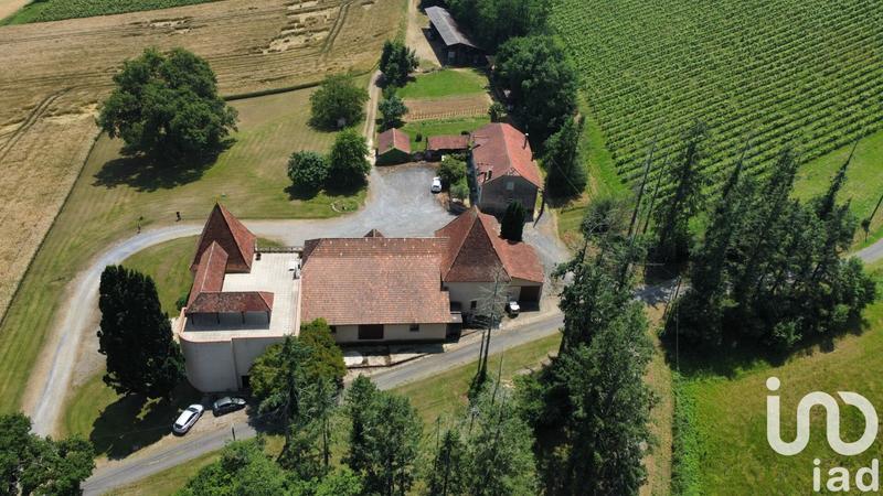 Maison - 270 m² - 10 pièces