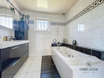 Maison - 133 m² - 6 pièces