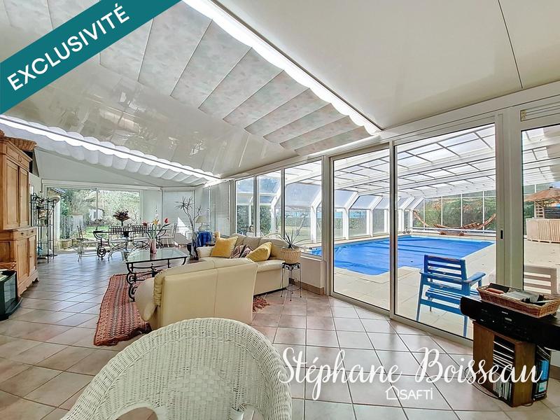 Maison - 219 m² - 10 pièces