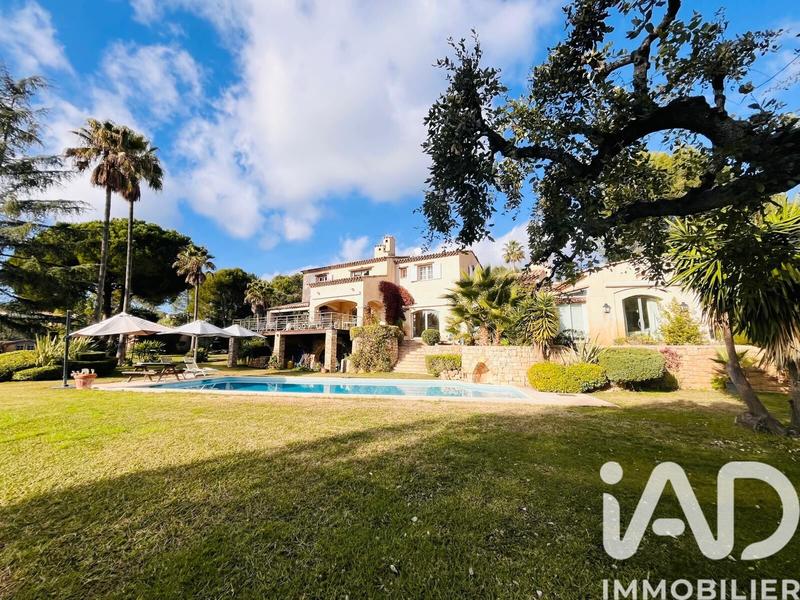 Maison de maîtres - 310 m² - 10 pièces