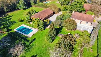 Propriété - 164 m² - 8 pièces