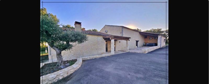 Maison - 429 m² - 11 pièces