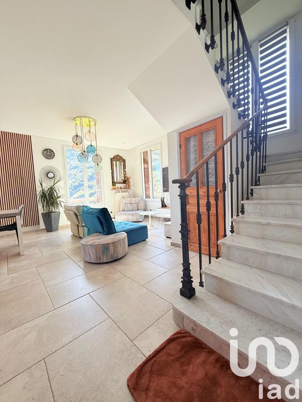 Maison - 136 m² - 5 pièces