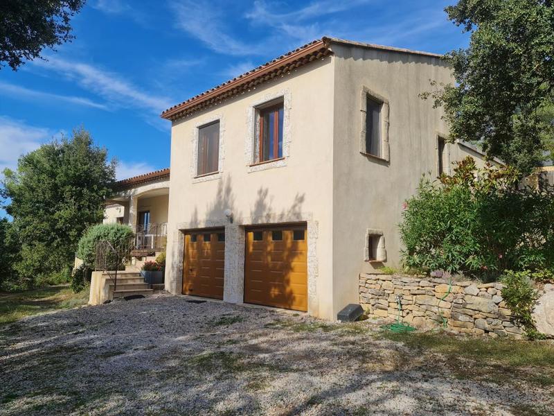 Maison - 280 m² - 8 pièces