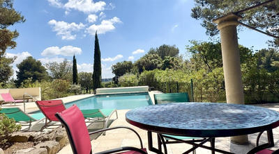 Maison - 200 m² - 6 pièces