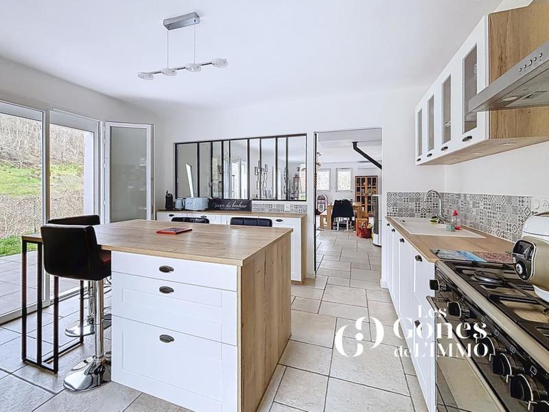 Maison - 180 m² - 7 pièces