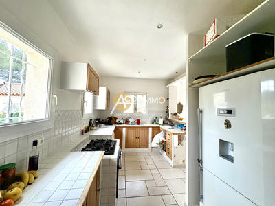 Propriété - 222 m² - 8 pièces