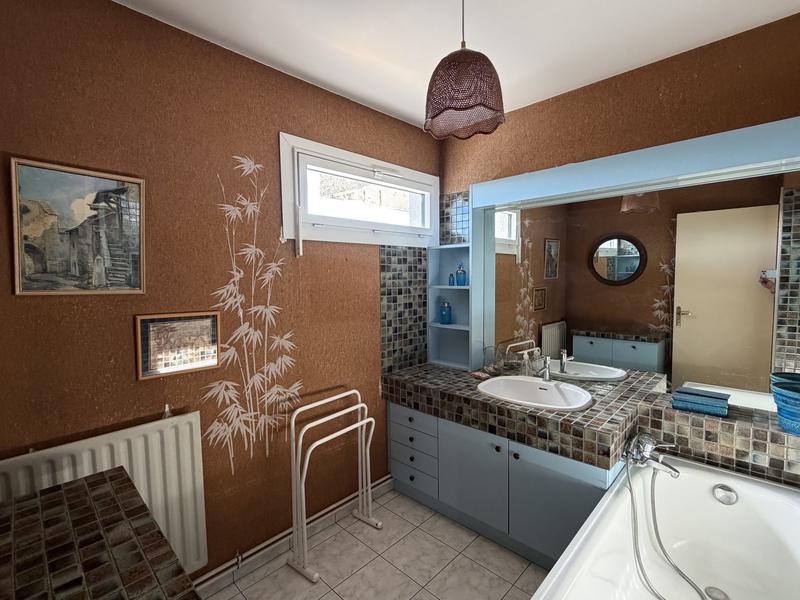 Appartement - 142 m² - 6 pièces