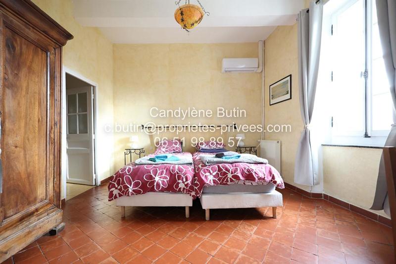 Maison - 320 m² - 12 pièces