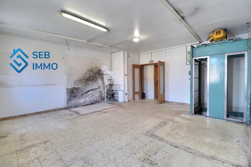 Local commercial - 101 m²