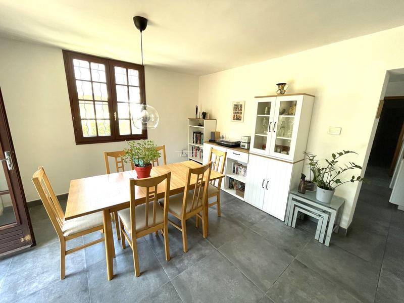 Maison - 270 m² - 11 pièces