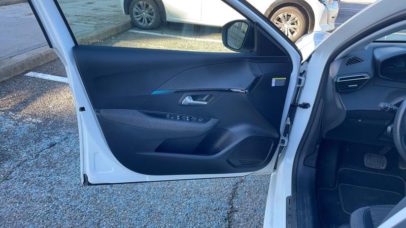 Peugeot E-208 100 kWh 136 Style