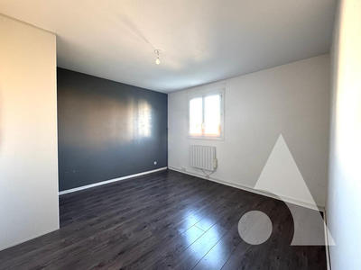 Appartement - 110 m² - 5 pièces