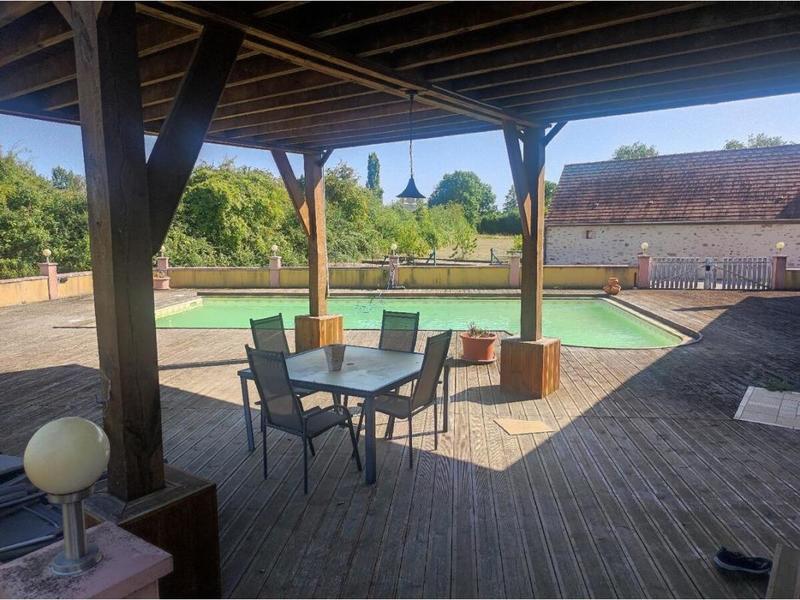 Propriété - 238 m² - 10 pièces