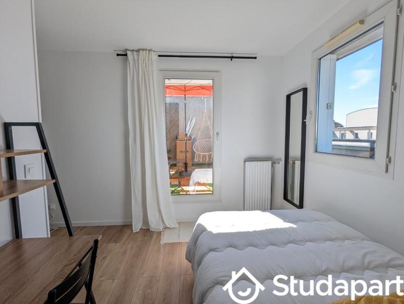 Chambre - 10 m² - 1 pièce