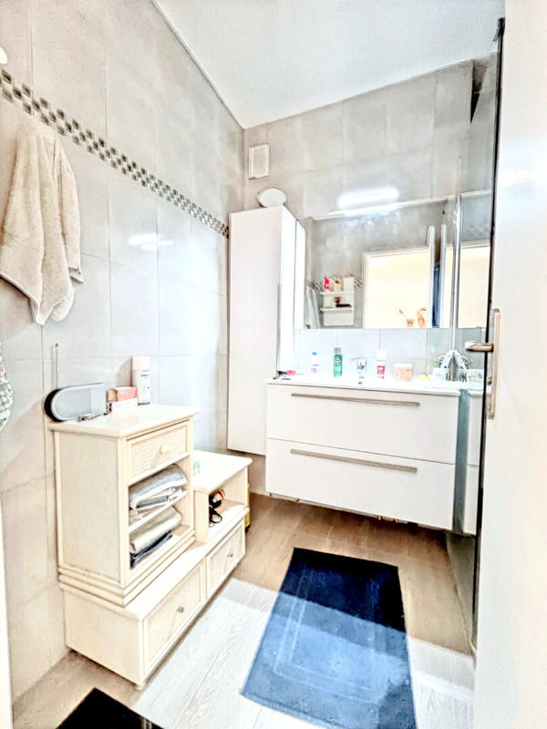 Appartement - 80 m² - 3 pièces